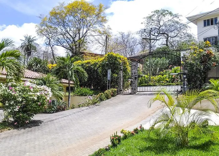 In Hermosa's Gardens Appartement